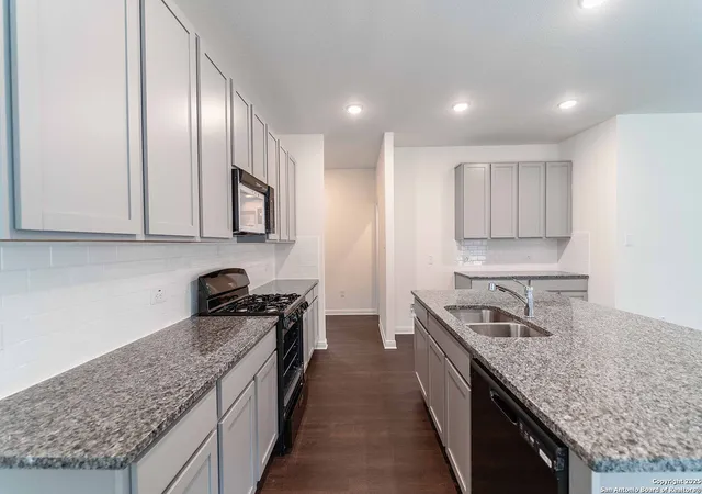 5th image of 8815 Catnip Pass, Elmendorf, TX 78112 | MLS# 1860319