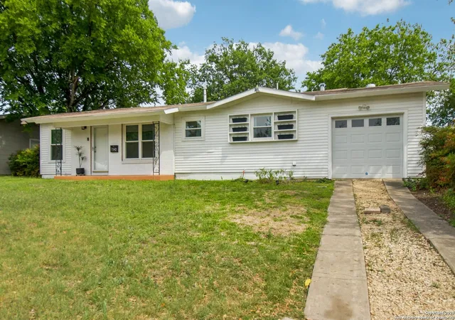 Photo 1 of Single family home for sale at 542 Williamsburg, San Antonio, TX 78201 | MLS# 1860331 | Listing updated on 2025-06-24