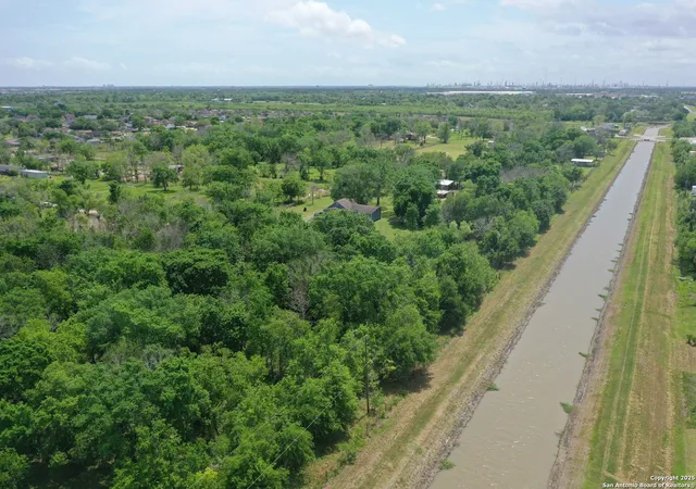 Photo 4 of Land for sale at Tbd Daffodil, Lampasas, TX 77562 | MLS# 1860354 | Listing updated on 2025-10-14