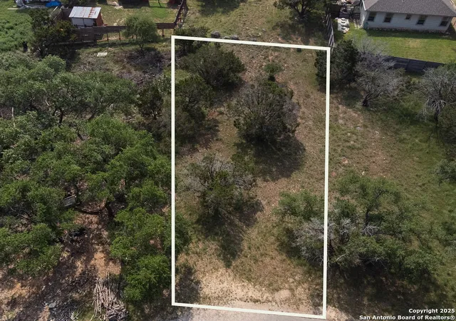 4th image of 1009 Deerwood, Canyon Lake, TX 78133 | MLS# 1860497