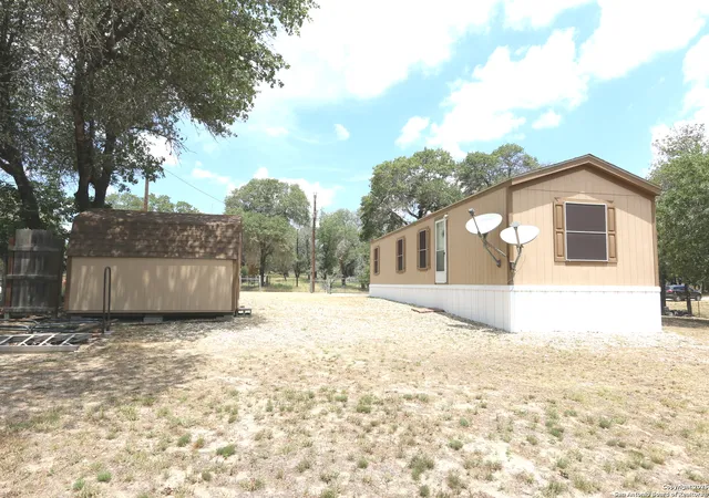 Photo 2 of Manufactured home for sale at 337 Lost Springs, Floresville, TX 78114 | MLS# 1860589 | Listing updated on 2025-10-01
