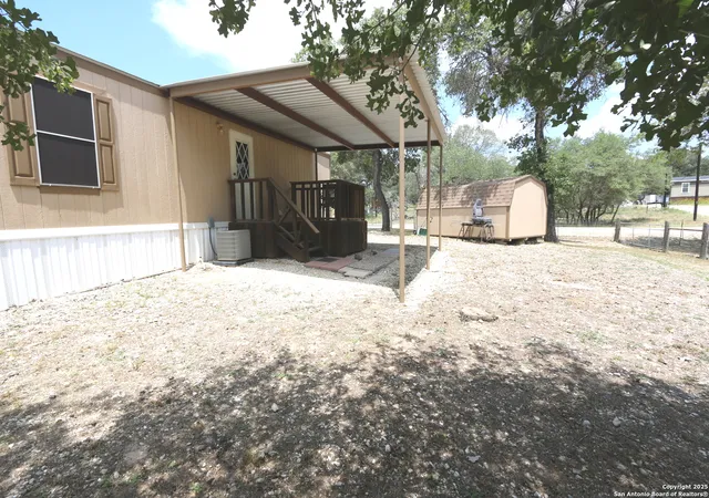 Photo 3 of Manufactured home for sale at 337 Lost Springs, Floresville, TX 78114 | MLS# 1860589 | Listing updated on 2025-10-01
