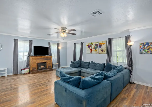 Photo 3 of Single family home for sale at 904 State Hwy 173, Bandera, TX 78003 | MLS# 1860680 | Listing updated on 2026-09-25
