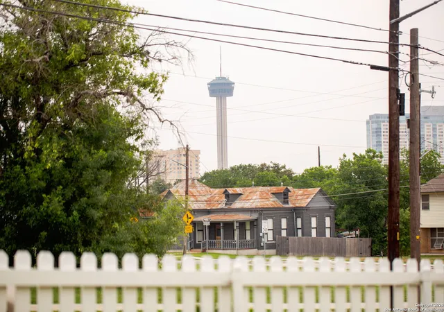 33rd image of 615 Hays, San Antonio, TX 78202 | MLS# 1860706