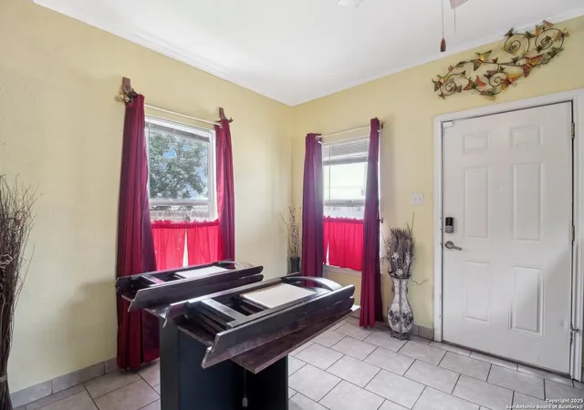 3rd image of 1410 Capitol, San Antonio, TX 78201 | MLS# 1860708
