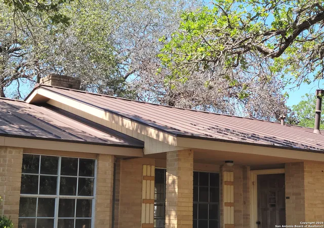 Photo 4 of Sale Pending at 825 County Rd 320, Floresville, TX 78114 | MLS# 1860732 | Listing updated on 2025-10-15