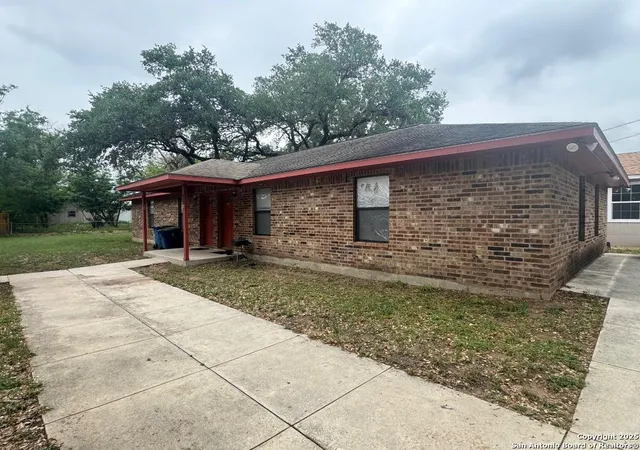 Photo 2 of Sale Pending at 823&827 Dallas, Pleasanton, TX 78064 | MLS# 1860742 | Listing updated on 2026-04-30