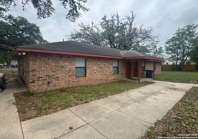 Photo 1 of Sale Pending at 823 Dallas, Pleasanton, TX 78064 | MLS# 1860754 | Listing updated on 2026-04-30