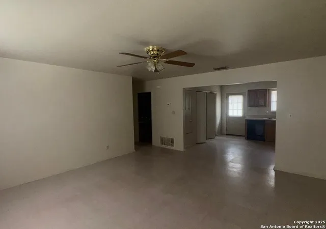 Photo 3 of Sale Pending at 827 Dallas, Pleasanton, TX 78064 | MLS# 1860758 | Listing updated on 2026-04-30