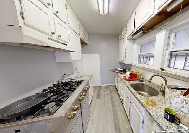 Photo 4 of Sale Pending at 615 Avant, San Antonio, TX 78210 | MLS# 1860768 | Listing updated on 2025-10-03