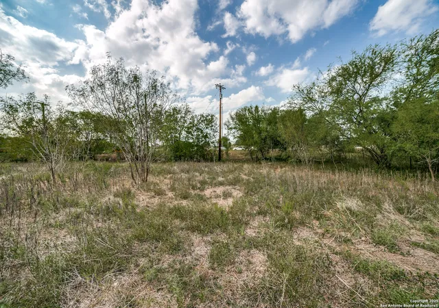 4th image of 4660 W Military, San Antonio, TX 78242 | MLS# 1860799