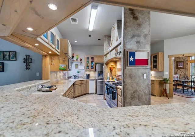 Photo 4 of Single family home for sale at 6170 County Road 332, Jourdanton, TX 78026 | MLS# 1860880 | Listing updated on 2026-04-04