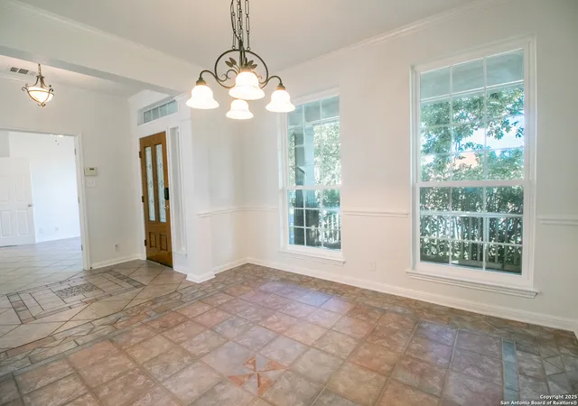 Photo 4 of Sale Pending at 511 Mesa Rdg, San Antonio, TX 78258 | MLS# 1860911 | Listing updated on 2026-01-26