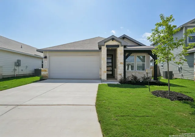 Photo 1 of Sale Pending at 29518 Clanton Pass, San Antonio, TX 78260 | MLS# 1860969 | Listing updated on 2025-10-29