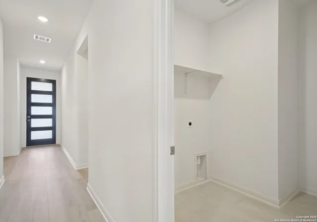 Photo 4 of Sale Pending at 29518 Clanton Pass, San Antonio, TX 78260 | MLS# 1860969 | Listing updated on 2025-10-29