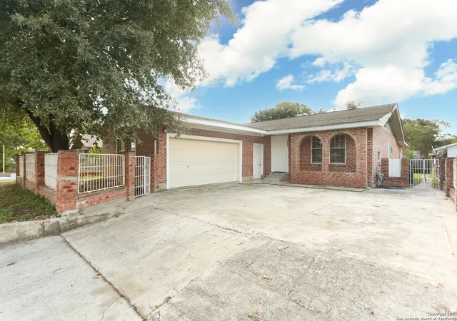 Photo 1 of Sale Pending at 2623 Irwin, San Antonio, TX 78222 | MLS# 1861030 | Listing updated on 2025-07-31