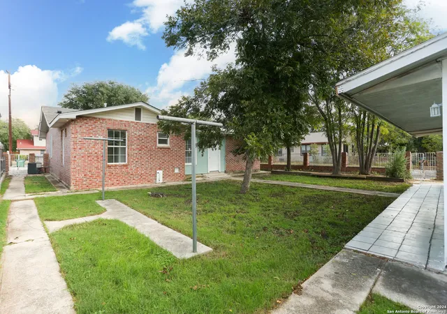 Photo 3 of Sale Pending at 2623 Irwin, San Antonio, TX 78222 | MLS# 1861030 | Listing updated on 2025-07-31
