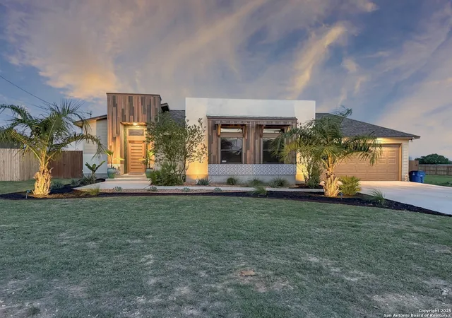 2nd image of 1208 Devine, Devine, TX 78016 | MLS# 1861128