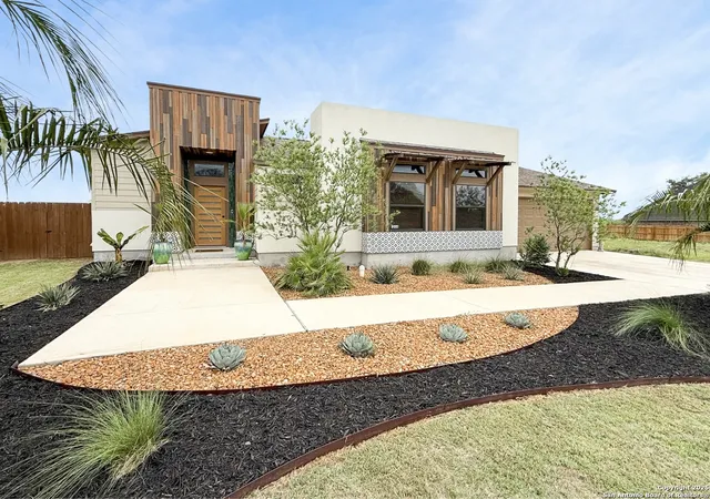 3rd image of 1208 Devine, Devine, TX 78016 | MLS# 1861128