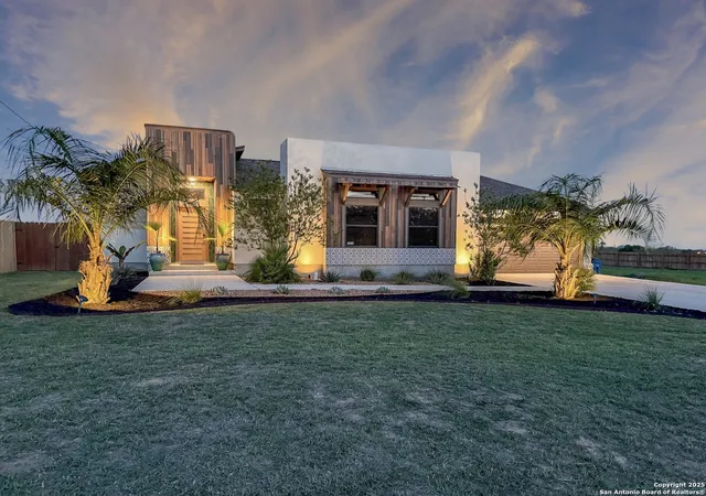 5th image of 1208 Devine, Devine, TX 78016 | MLS# 1861128