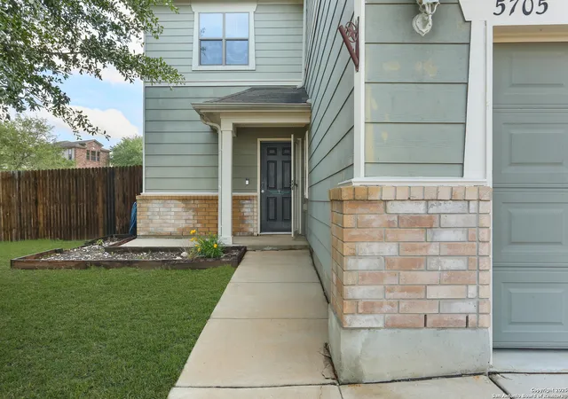 Photo 2 of Sale Pending at 5705 Maxfli, Schertz, TX 78108 | MLS# 1861137 | Listing updated on 2025-10-15