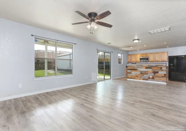 Photo 4 of Sale Pending at 5705 Maxfli, Schertz, TX 78108 | MLS# 1861137 | Listing updated on 2025-10-15