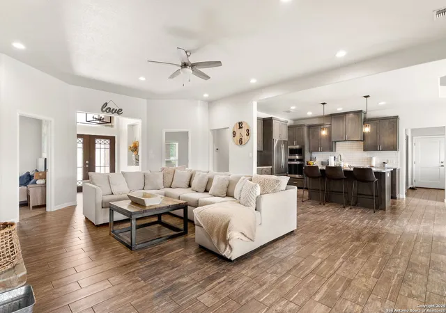 4th image of 494 Flash Circle, Luling, TX 78648 | MLS# 1861239