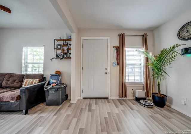 Photo 3 of Single family home for sale at 125 Magendie St, San Antonio, TX 78210 | MLS# 1861251 | Listing updated on 2026-02-05
