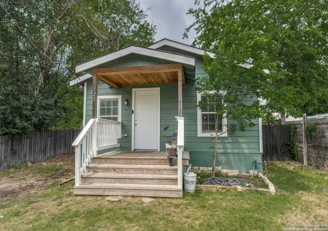 Photo 1 of Single family home for sale at 125 Magendie St, San Antonio, TX 78210 | MLS# 1861251 | Listing updated on 2026-02-05