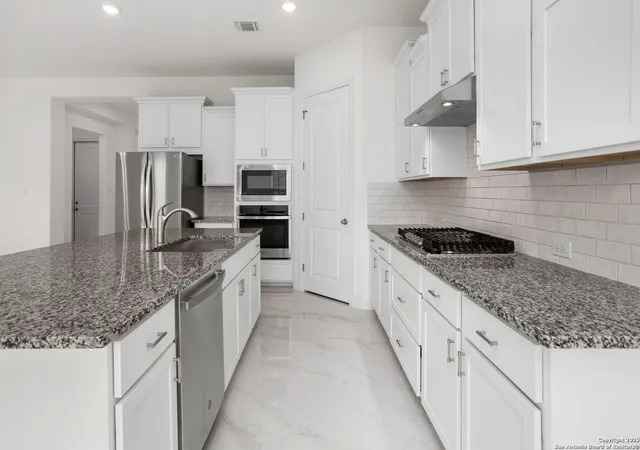 Photo 4 of Sale Pending at 116 Cheslyn, Boerne, TX 78006 | MLS# 1861406 | Listing updated on 2025-09-09