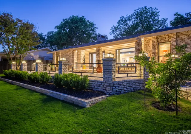 Photo 2 of Single family home for sale at 122 West Ln, Kerrville, TX 78028 | MLS# 1861430 | Listing updated on 2025-10-13