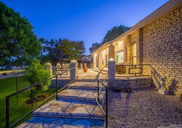 Photo 3 of Single family home for sale at 122 West Ln, Kerrville, TX 78028 | MLS# 1861430 | Listing updated on 2025-10-13