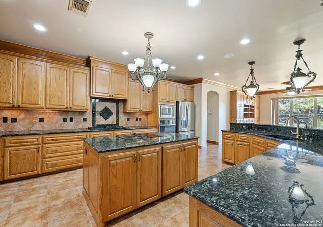 Photo 3 of Mansion for sale at 125 Creek Springs, Boerne, TX 78006 | MLS# 1861524 | Listing updated on 2026-04-02