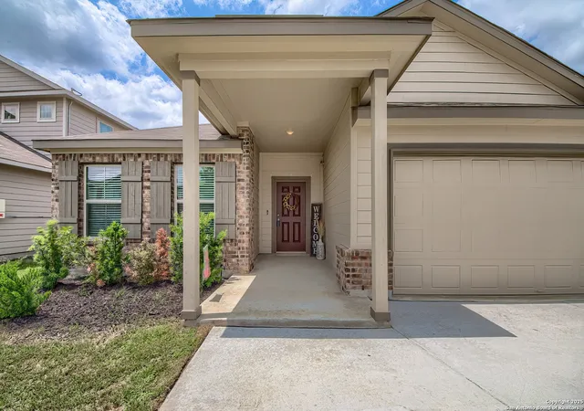 Photo 4 of Sale Pending at 7723 Coffee Ml St, San Antonio, TX 78252 | MLS# 1861562 | Listing updated on 2025-08-29