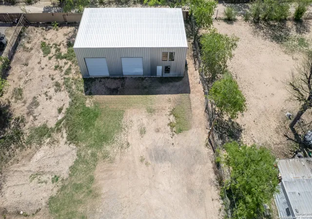 5th image of 715 N High St, Uvalde, TX 78801 | MLS# 1861598