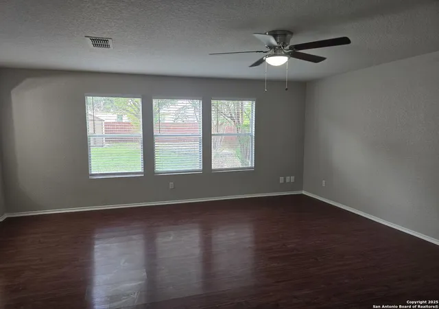 Photo 4 of Sale Pending at 205 Hawk Meadows, Schertz, TX 78154 | MLS# 1861629 | Listing updated on 2025-10-22