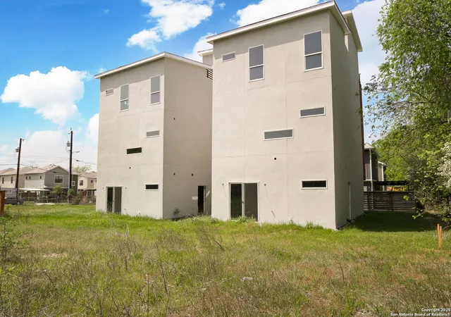 Photo 2 of Multi family home for sale at 219 Utah St, San Antonio, TX 78210 | MLS# 1861688 | Listing updated on 2025-11-22