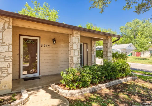 Photo 2 of Sale Pending at 5919 Pineway, San Antonio, TX 78247 | MLS# 1861716 | Listing updated on 2025-08-14