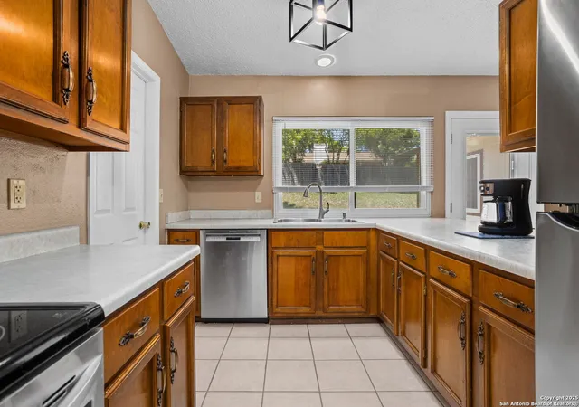 Photo 3 of Sale Pending at 5919 Pineway, San Antonio, TX 78247 | MLS# 1861716 | Listing updated on 2025-08-14