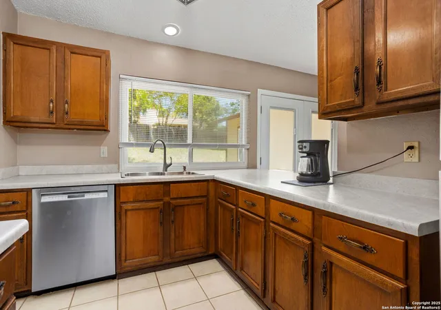 Photo 4 of Sale Pending at 5919 Pineway, San Antonio, TX 78247 | MLS# 1861716 | Listing updated on 2025-08-14