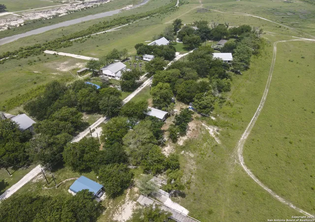 39th image of 352 Longhorn Dr, Bandera, TX 78003 | MLS# 1861822