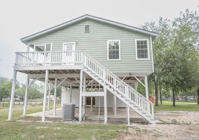 3rd image of 352 Longhorn Dr, Bandera, TX 78003 | MLS# 1861822