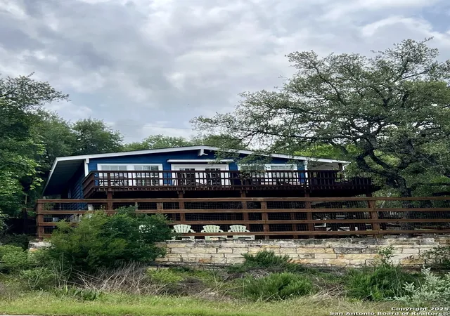 Photo 2 of Sale Pending at 574 Skyline Dr, Canyon Lake, TX 78133 | MLS# 1861896 | Listing updated on 2026-08-24