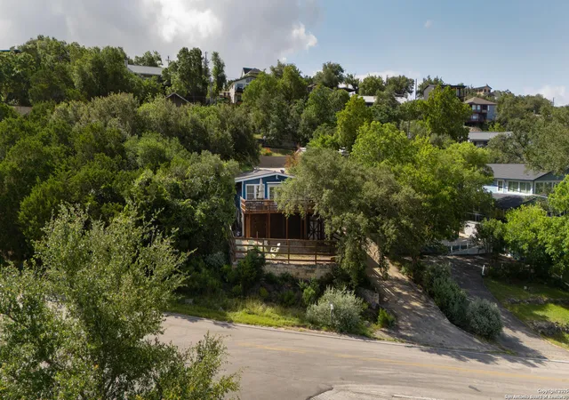 Photo 2 of Sale Pending at 574 Skyline Dr, Canyon Lake, TX 78133 | MLS# 1861896 | Listing updated on 2026-08-24