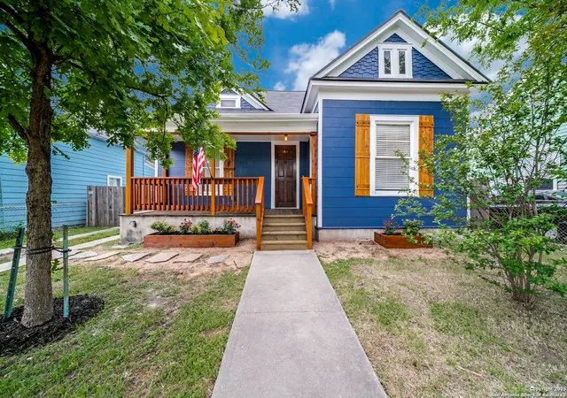 Photo 2 of Sale Pending at 1118 Mason, San Antonio, TX 78208 | MLS# 1861915 | Listing updated on 2025-10-07