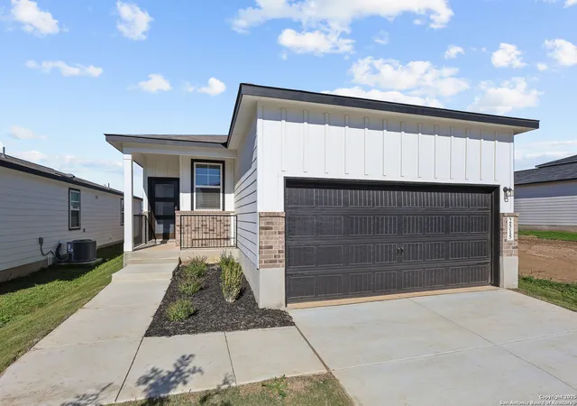Photo 1 of Sale Pending at 2515 Dry Moss Way, San Antonio, TX 78224 | MLS# 1862048 | Listing updated on 2026-02-05