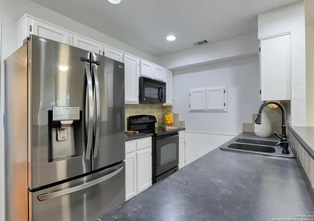 5th image of 2215 Shady Rock Circle, San Antonio, TX 78231 | MLS# 1862056
