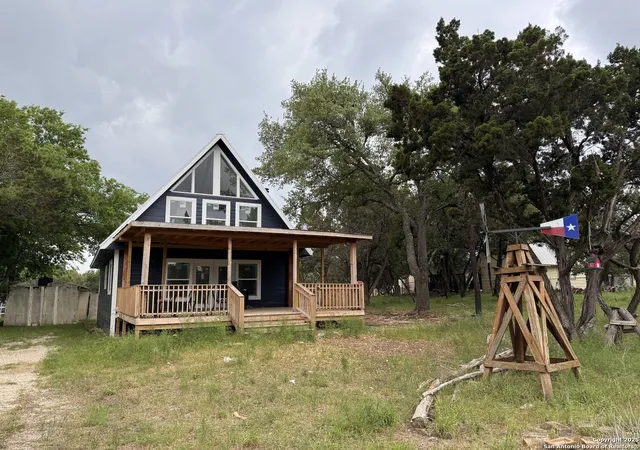 Photo 1 of Sale Pending at 354 Paradise, Canyon Lake, TX 78133 | MLS# 1862124 | Listing updated on 2025-10-08