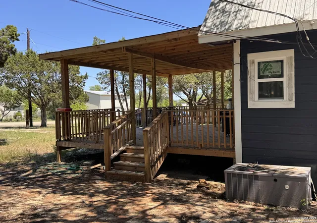 Photo 2 of Sale Pending at 354 Paradise, Canyon Lake, TX 78133 | MLS# 1862124 | Listing updated on 2025-10-08