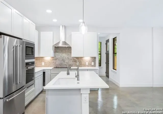 Photo 4 of House for sale at 808 E Carson St, San Antonio, TX 78208 | MLS# 1862168 | Listing updated on 2025-05-10
